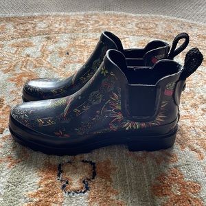 Black & Multi Paisley Printed Gardening / Outdoor / Rain Boots